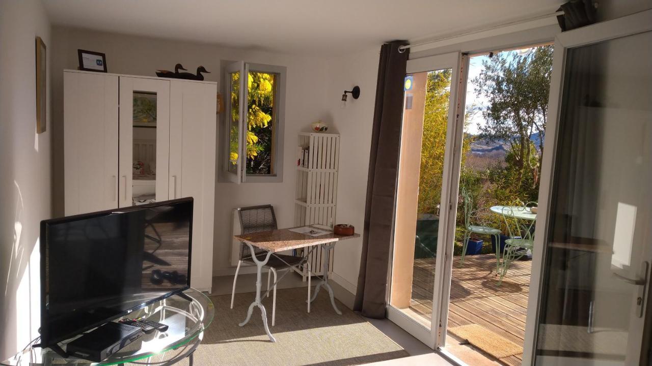 Le Chemin De Lauzieres Hotel Octon Bagian luar foto