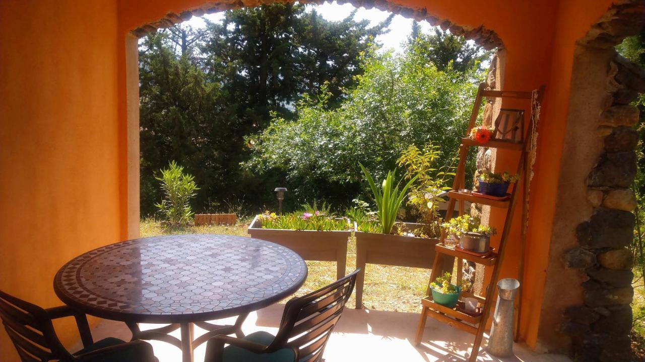 Le Chemin De Lauzieres Hotel Octon Bagian luar foto